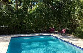 Villa – Coral Gables, Florida, Estados Unidos. $1 369 000