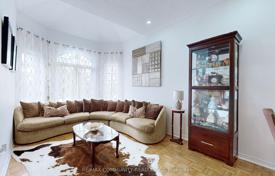 11 dormitorio casa de pueblo en Scarborough, Canadá. C$1 750 000