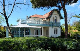 Villa – Nueva Aquitania, Francia. 13 800 €  por semana