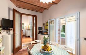 4 dormitorio villa 170 m² en Monteriggioni, Italia. 750 000 €