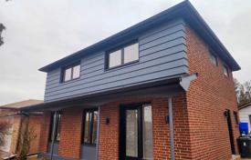3 dormitorio casa de pueblo en Etobicoke, Canadá. C$1 446 000