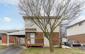 4 dormitorio casa de pueblo en Etobicoke, Canadá. C$1 320 000