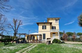 5 dormitorio villa 350 m² en Monte San Savino, Italia. 990 000 €