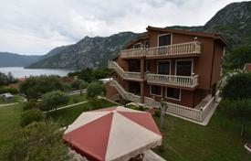 18 dormitorio villa 626 m² en Risan, Montenegro. 1 400 000 €