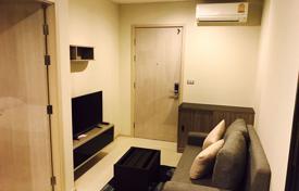 1-dormitorio apartamentos en condominio en Khlong Toei, Tailandia. $149 000