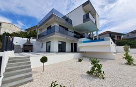 Villa – Trogir, Split-Dalmatia County, Croacia. 950 000 €