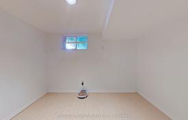 8 dormitorio casa de pueblo en North York, Canadá. C$1 745 000