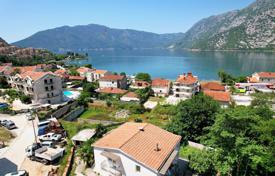 4 dormitorio casa de pueblo 200 m² en Risan, Montenegro. 400 000 €