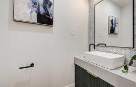 9 dormitorio adosado en Old Toronto, Canadá. C$2 367 000