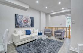 3 dormitorio adosado en East York, Canadá. C$969 000