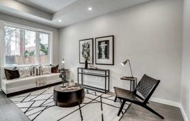 12 dormitorio casa de pueblo en Scarborough, Canadá. C$2 424 000