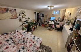 9 dormitorio casa de pueblo en Scarborough, Canadá. C$1 776 000