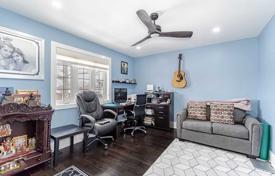 9 dormitorio casa de pueblo en Etobicoke, Canadá. C$1 579 000