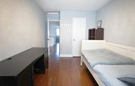 10 dormitorio casa de pueblo en North York, Canadá. C$1 676 000