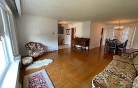 9 dormitorio casa de pueblo en North York, Canadá. C$1 649 000