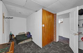 8 dormitorio casa de pueblo en Etobicoke, Canadá. C$1 611 000