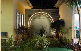 8 dormitorio casa de pueblo 273 m² en Thalang, Tailandia. $387 000