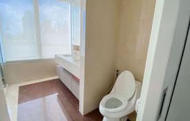 3-dormitorio apartamentos en condominio en Pathum Wan, Tailandia. $6 100  por semana