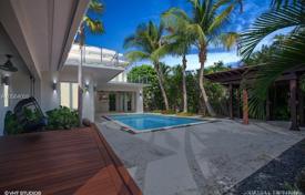 Villa – Key Biscayne, Florida, Estados Unidos. $2 575 000