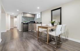 7 dormitorio casa de pueblo en Etobicoke, Canadá. C$2 068 000