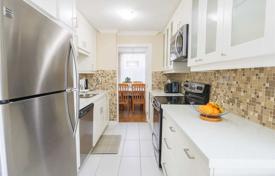 6 dormitorio piso en North York, Canadá. C$928 000