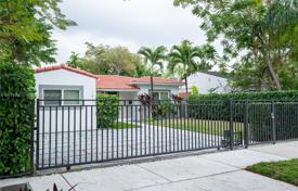 5 dormitorio casa de pueblo 196 m² en Miami, Estados Unidos. $1 290 000