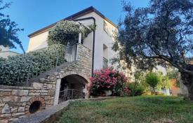 2 dormitorio piso 82 m² en Brtonigla, Croacia. 230 000 €