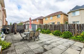 9 dormitorio casa de pueblo en Scarborough, Canadá. C$1 999 000