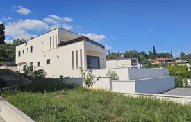 4 dormitorio piso 141 m² en Lovran, Croacia. 790 000 €