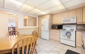 8 dormitorio casa de pueblo en Scarborough, Canadá. C$1 308 000
