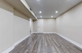 15 dormitorio casa de pueblo en Scarborough, Canadá. C$2 282 000