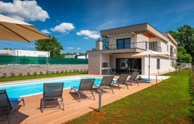 5 dormitorio casa de pueblo 272 m² en Svetvinčenat, Croacia. 928 000 €