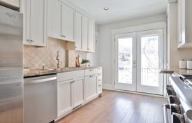 9 dormitorio casa de pueblo en York, Canadá. C$2 431 000