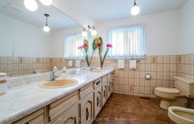 14 dormitorio casa de pueblo en North York, Canadá. C$2 536 000
