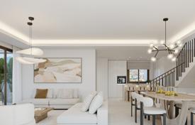 6 dormitorio piso 149 m² en Estepona, España. 758 000 €