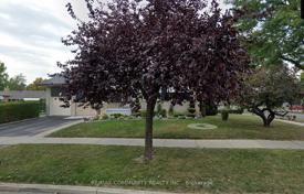 10 dormitorio casa de pueblo en Scarborough, Canadá. C$1 410 000