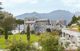 Villa – Lecco, Lombardía, Italia. Price on request