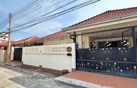 3 dormitorio villa 222 m² en Pattaya, Tailandia. $137 000
