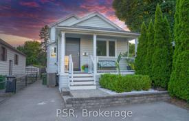 5 dormitorio casa de pueblo en Etobicoke, Canadá. C$1 618 000
