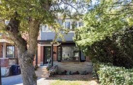 6 dormitorio casa de pueblo en Etobicoke, Canadá. C$1 771 000