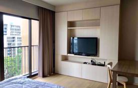 1-dormitorio apartamentos en condominio en Khlong Toei, Tailandia. $222 000