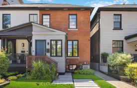 7 dormitorio adosado en Old Toronto, Canadá. C$1 916 000