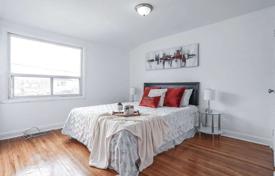 4 dormitorio adosado en Scarborough, Canadá. C$1 144 000