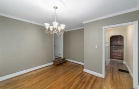 8 dormitorio casa de pueblo en North York, Canadá. C$1 754 000