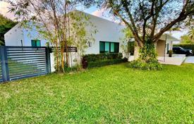 Casa de pueblo – Palmetto Bay, Florida, Estados Unidos. $2 550 000
