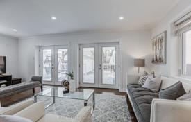 11 dormitorio casa de pueblo en Scarborough, Canadá. C$1 568 000