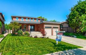 Casa de pueblo – Etobicoke, Toronto, Ontario,  Canadá. C$2 057 000