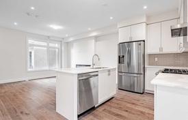 4 dormitorio casa de pueblo en Scarborough, Canadá. C$2 014 000