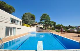 8 dormitorio villa 370 m² en Lloret de Mar, España. 1 200 000 €