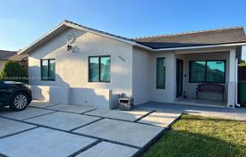 Casa de pueblo – Hialeah, Florida, Estados Unidos. $605 000